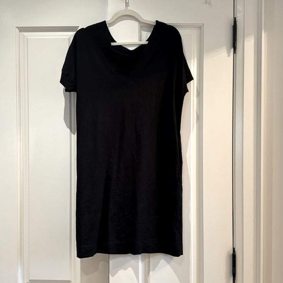 Kit and Ace Black Shift Dress *reversible* - Picture 3 of 6